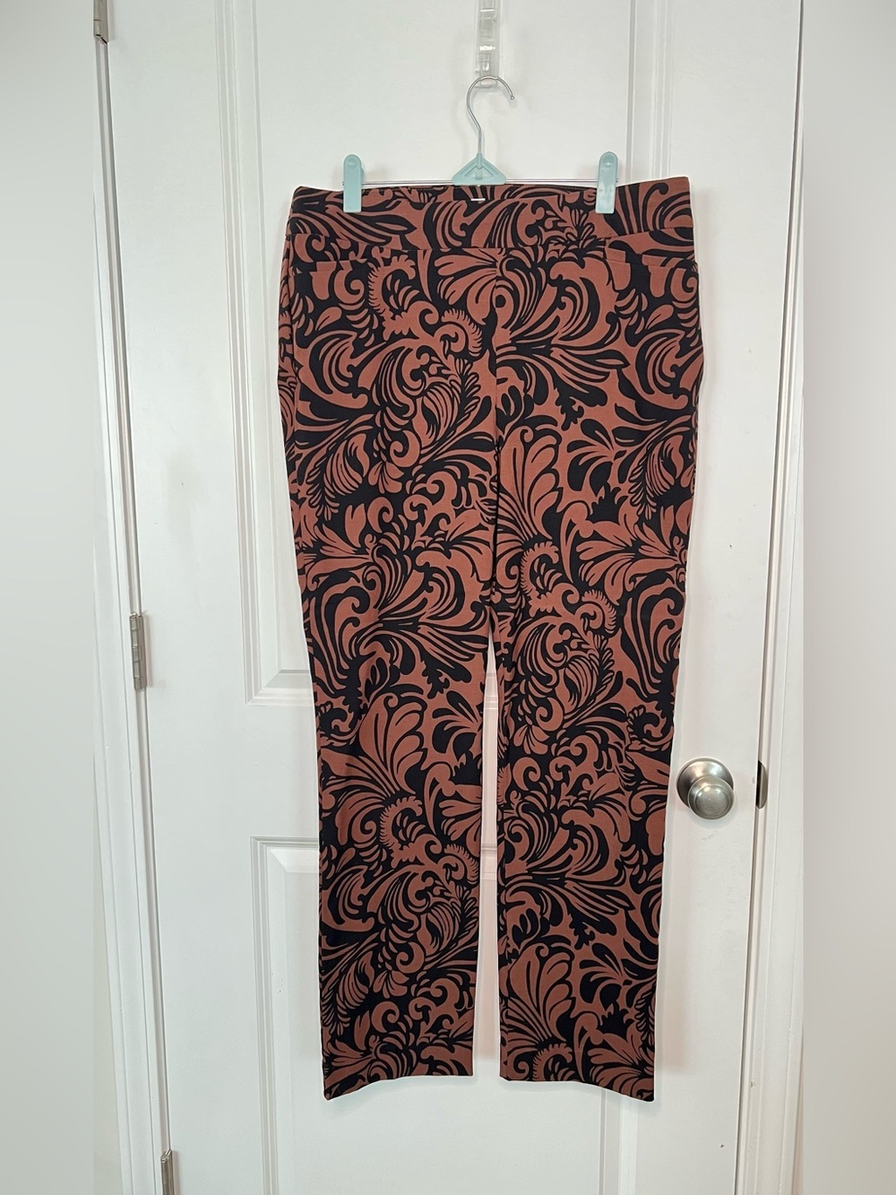 Chico's Women's Pull-On Career Pants Brown Black Scroll Damask Print Sz 2R US12R